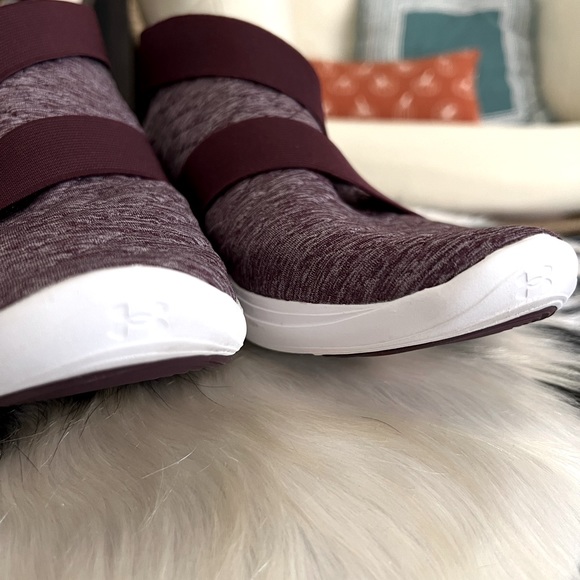 Women’s Under Armour shoes, sz 10 - Picture 2 of 7